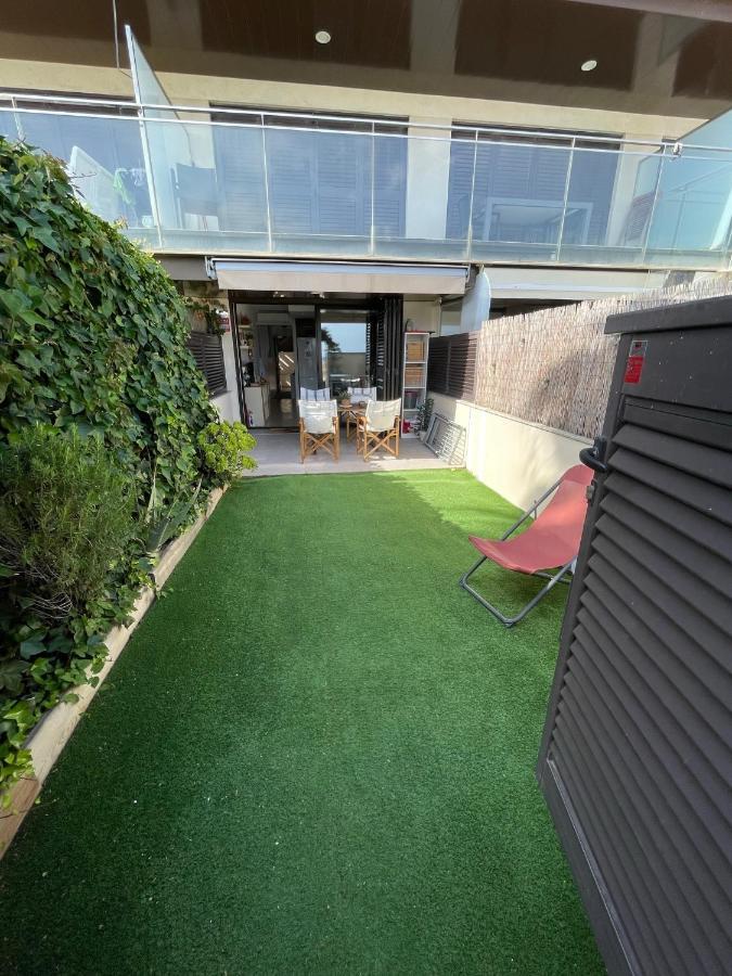 Beach flat with garden Castelldefels Exterior foto